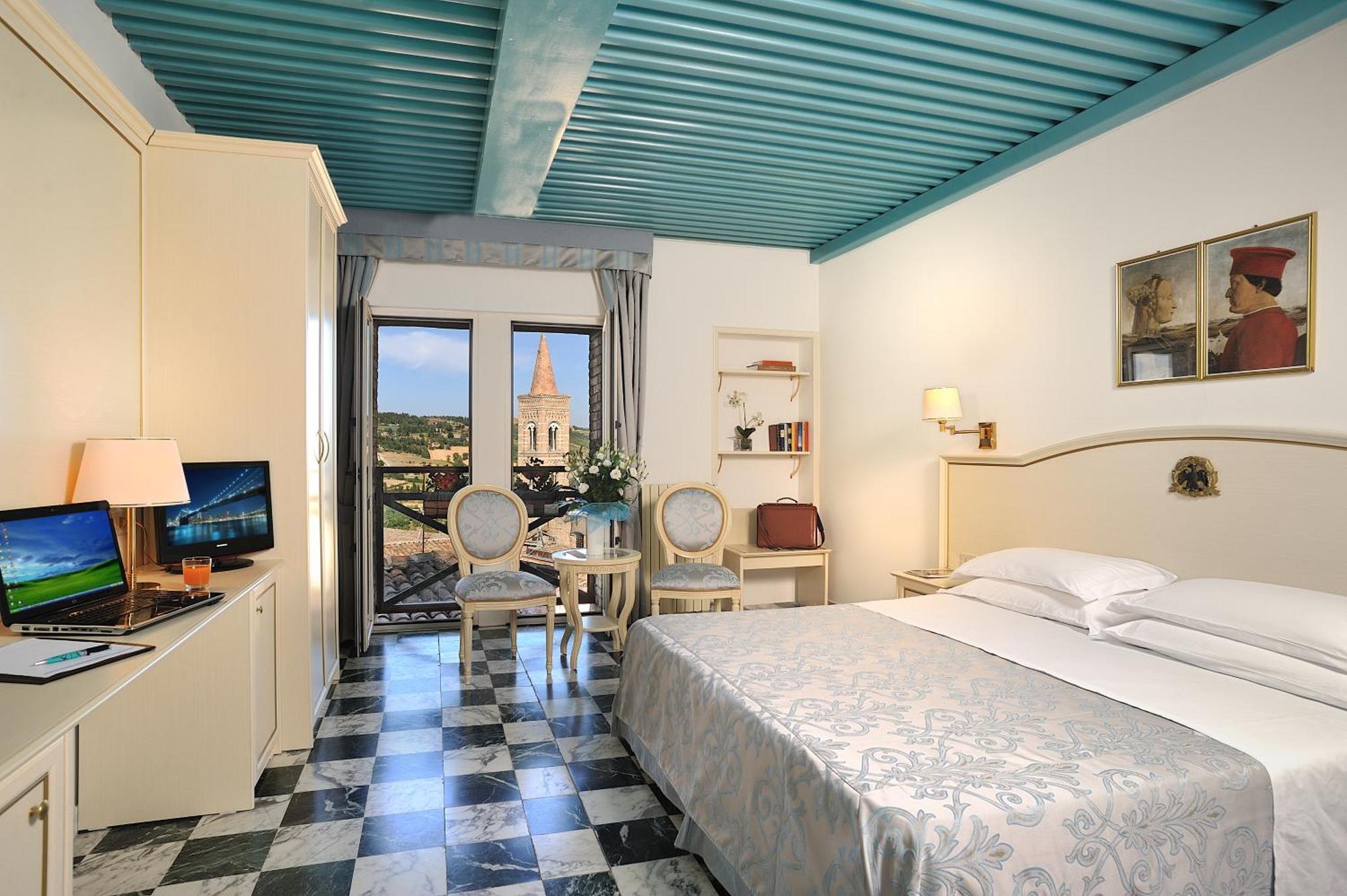 Albergo Hotel Raffaello Urbino Eksteriør bilde