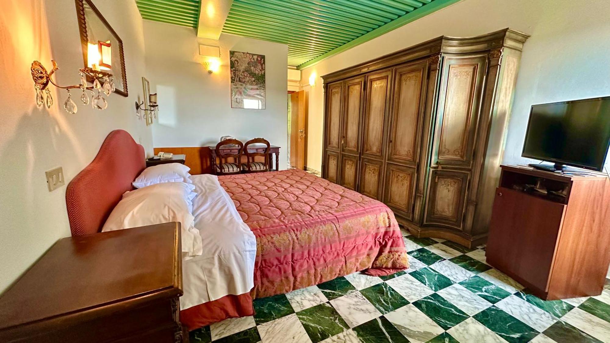 Albergo Hotel Raffaello Urbino Eksteriør bilde