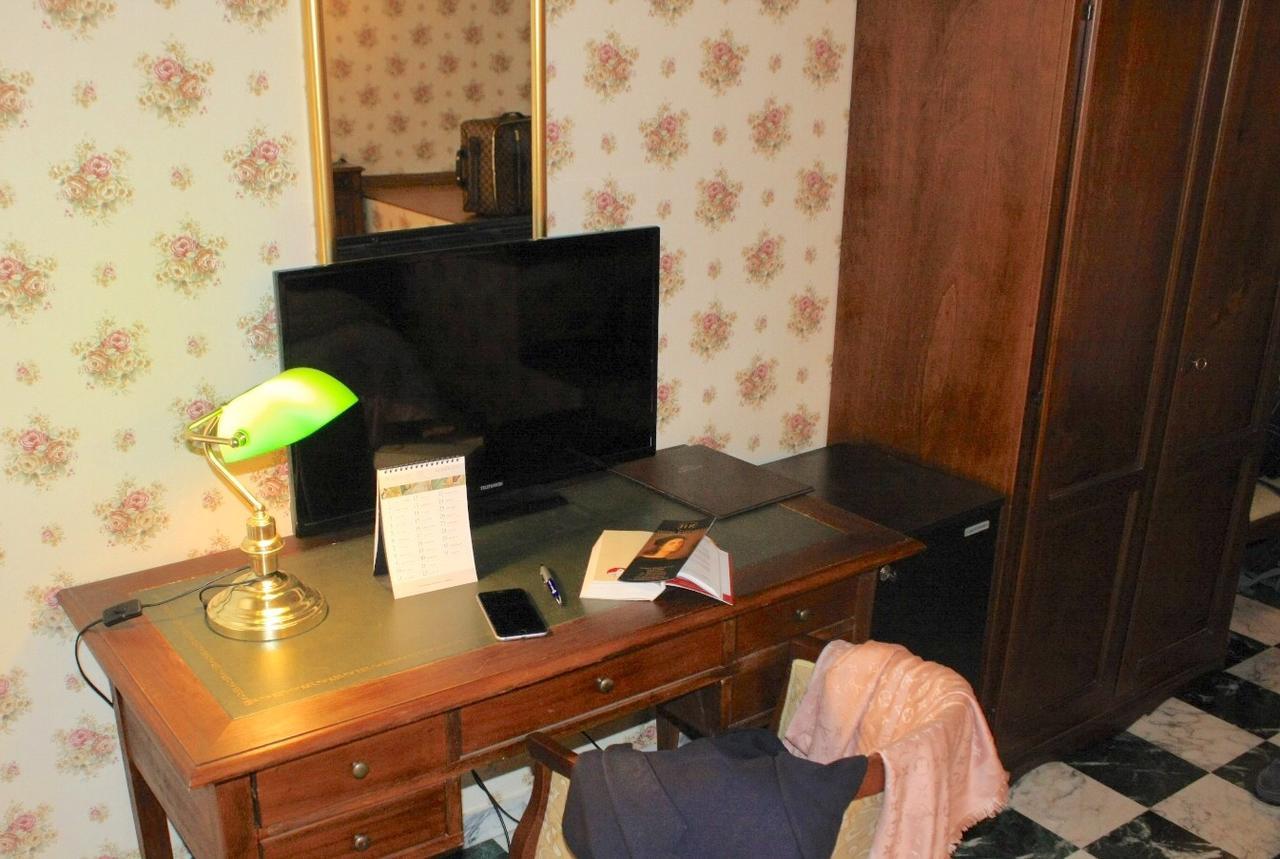 Albergo Hotel Raffaello Urbino Eksteriør bilde
