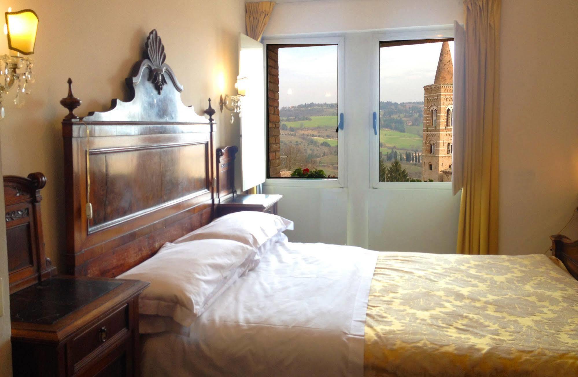 Albergo Hotel Raffaello Urbino Eksteriør bilde